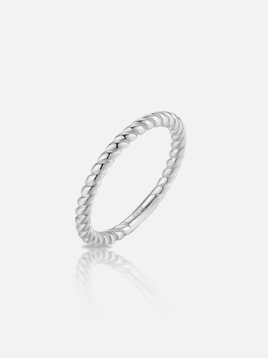 Twisted Band Ring